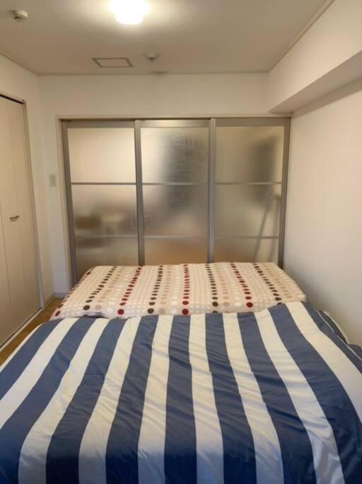 ２ Beds. Comfortable . Dotonbori / Kuromon Market. Osaka Luaran gambar